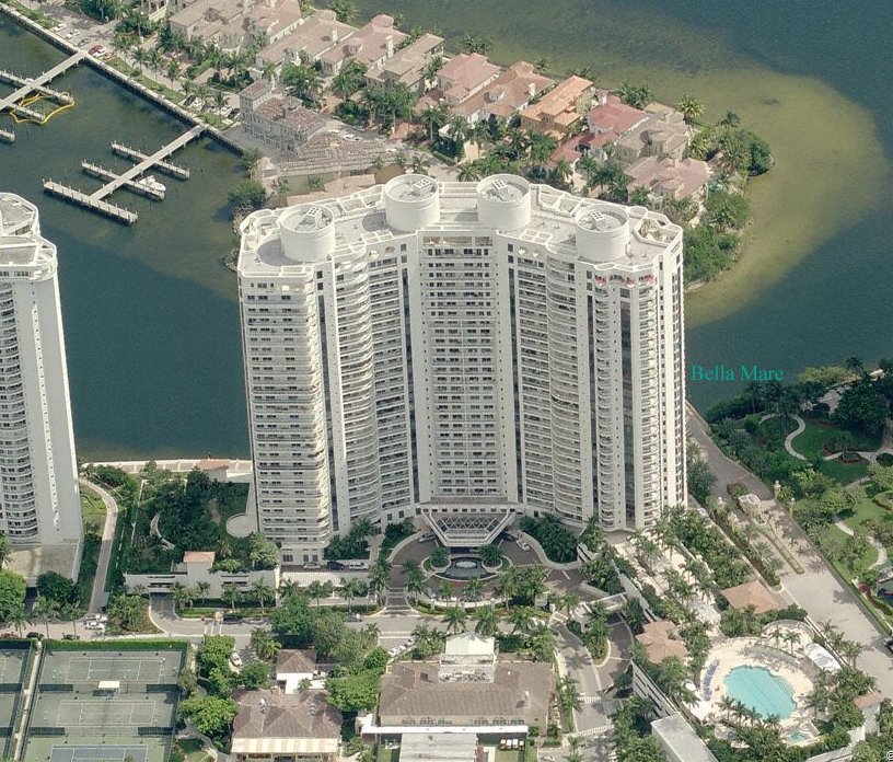 Aerial photo of Bella Mare