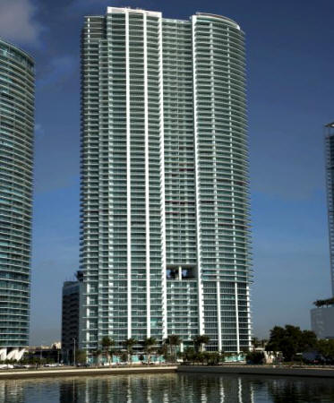 Aerial photo of 900 Biscayne Bay