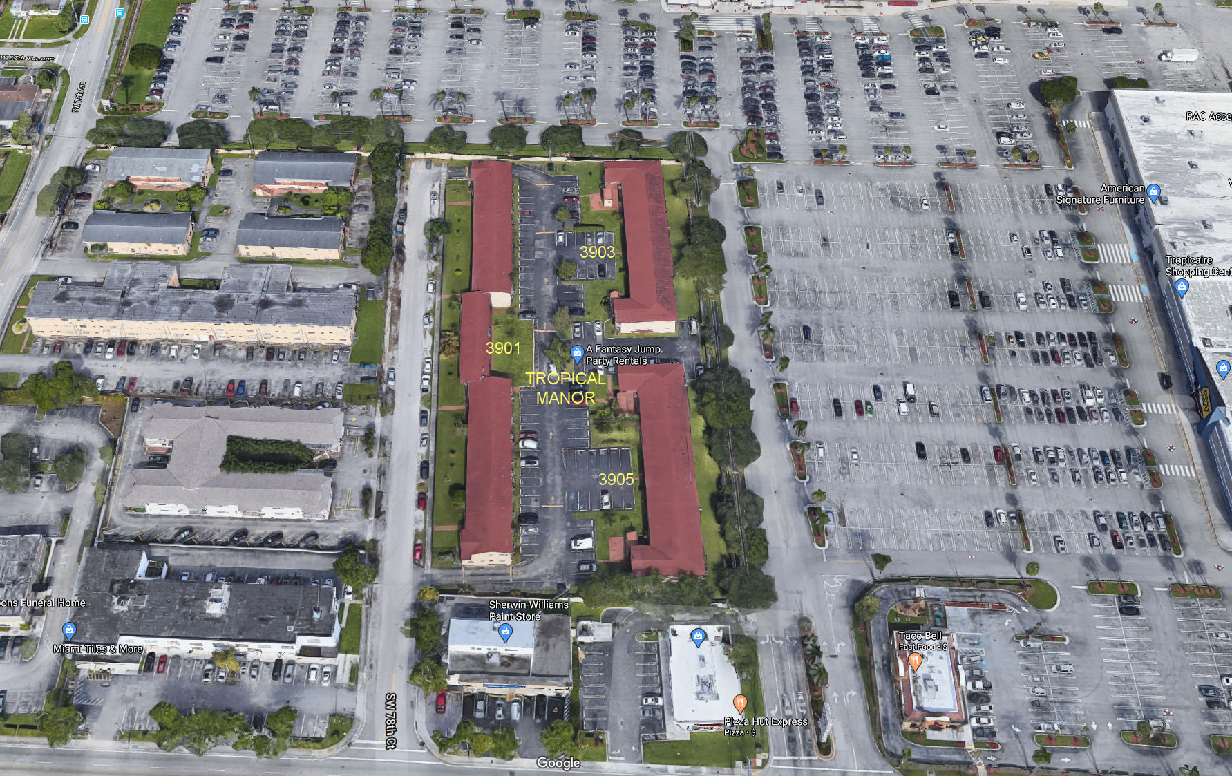 Aerial photo of Tropical Manors 3901-3903-3905